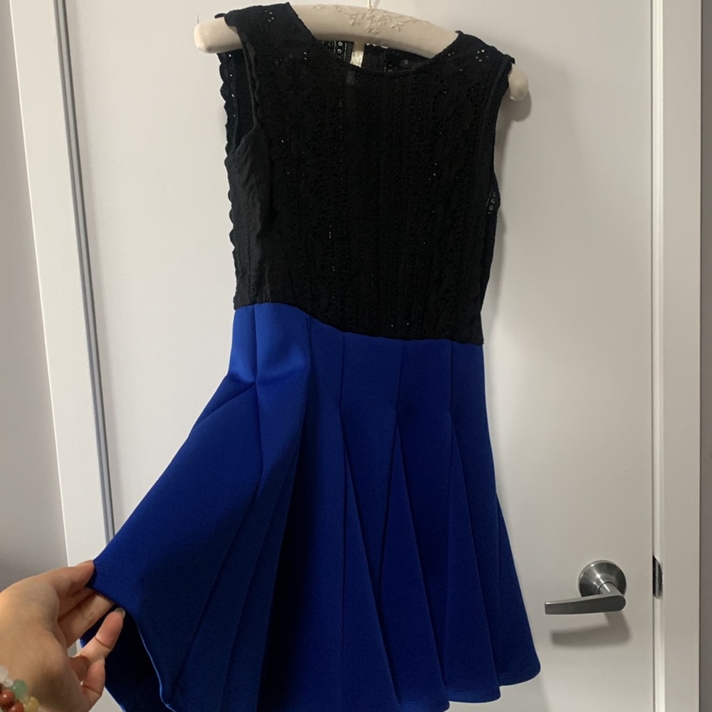 🇨🇦Canada Day DRESS SALE🇨🇦 ♥️🇭🇰Bread and Butter Dress-Size 0-$80
